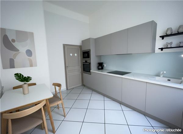 EXCLUSIVITE SUR AVIGNON - BOULEVARD RASPAIL - GRAND APPARTEMENT DE TYPE 4 DE 134 M² HABITABLE AVEC GRANDE CAVE
