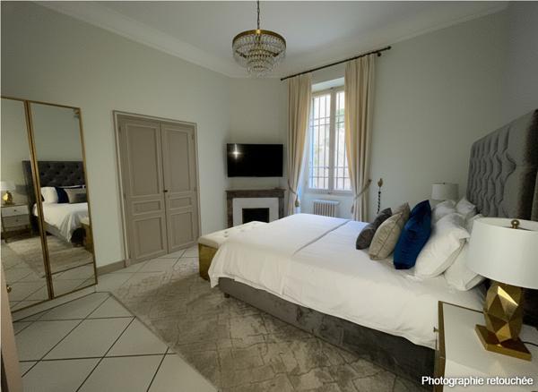 EXCLUSIVITE SUR AVIGNON - BOULEVARD RASPAIL - GRAND APPARTEMENT DE TYPE 4 DE 134 M² HABITABLE AVEC GRANDE CAVE