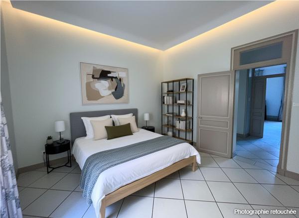 EXCLUSIVITE SUR AVIGNON - BOULEVARD RASPAIL - GRAND APPARTEMENT DE TYPE 4 DE 134 M² HABITABLE AVEC GRANDE CAVE