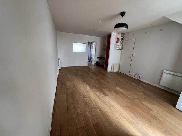Vente                                                      Appartement
                        
                     2 pièces                      52 m2                     à Nantes