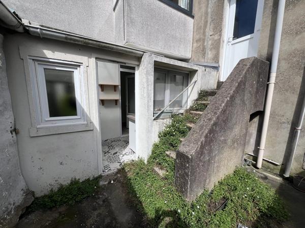 Vente                                                      Appartement
                        
                     2 pièces                      52 m2                     à Nantes
