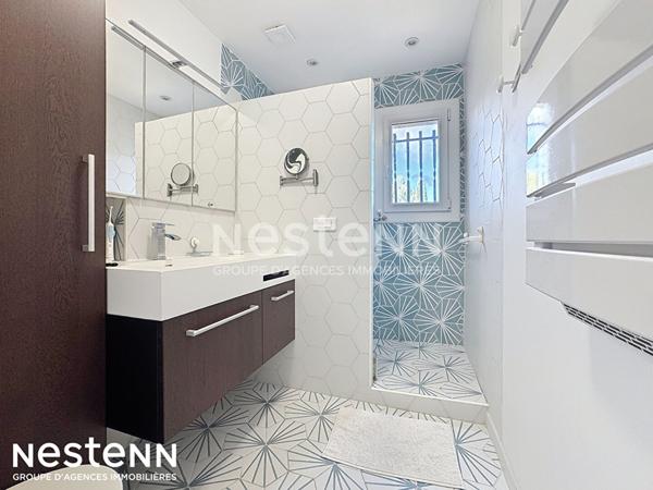 Belle maison de 140m² avec piscine, double garage et vue dégager