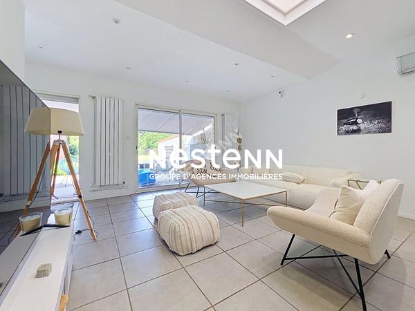 Maison de 220m² , garage 150m², jardin exposé sud. 242 500 euros