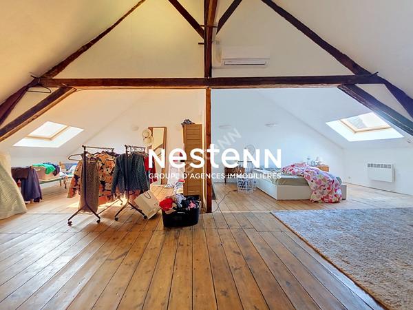 Maison de 220m² , garage 150m², jardin exposé sud. 242 500 euros
