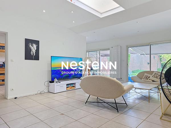 Maison de 220m² , garage 150m², jardin exposé sud. 242 500 euros