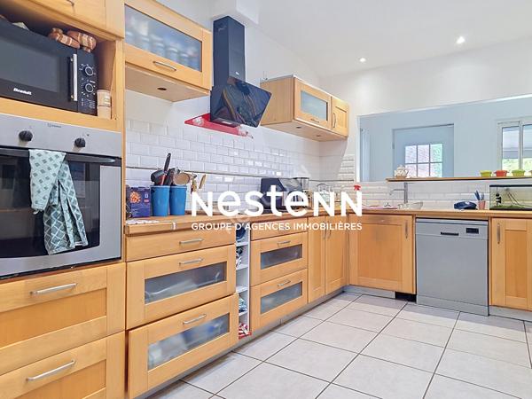 Maison de 220m² , garage 150m², jardin exposé sud. 242 500 euros