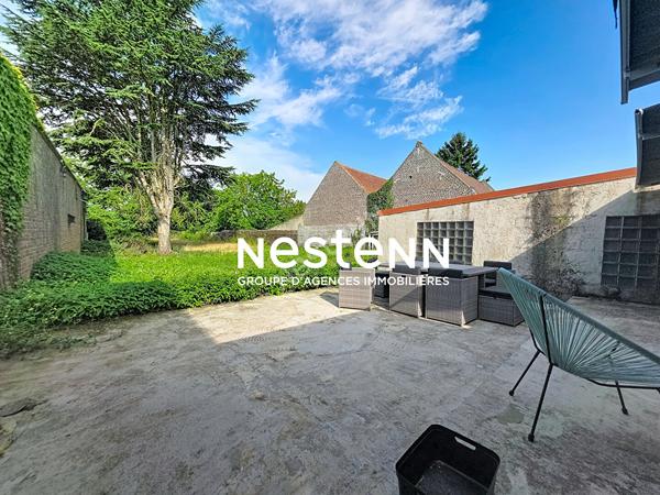 Maison de 220m² , garage 150m², jardin exposé sud. 242 500 euros