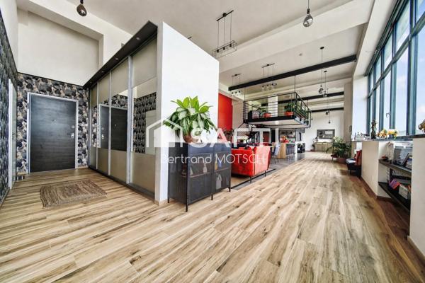 Splendide loft 243 m2  Grand bureaux de senelle