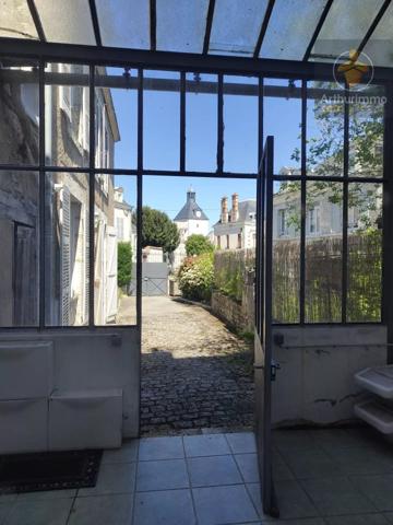 Vente                                                      Maison
                        
                     13 pièces                      183 m2                     à Beaugency