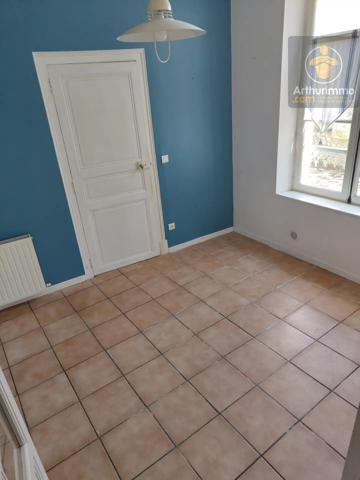 Vente                                                      Maison
                        
                     13 pièces                      183 m2                     à Beaugency