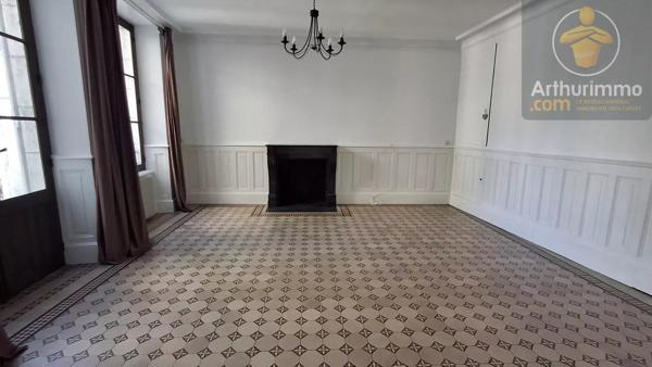 Vente                                                      Maison
                        
                     13 pièces                      183 m2                     à Beaugency
