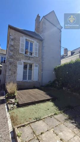 Vente                                                      Maison
                        
                     13 pièces                      183 m2                     à Beaugency