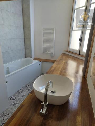 Vente                                                      Maison
                        
                     13 pièces                      183 m2                     à Beaugency