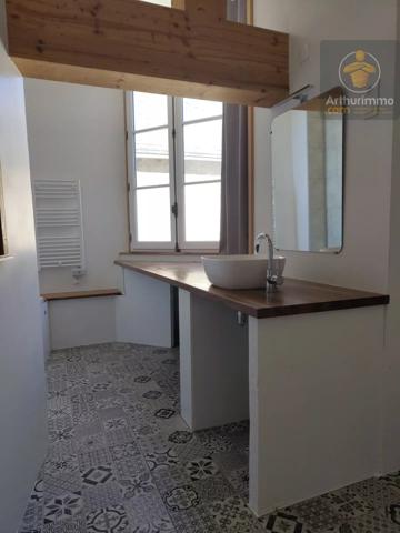 Vente                                                      Maison
                        
                     13 pièces                      183 m2                     à Beaugency