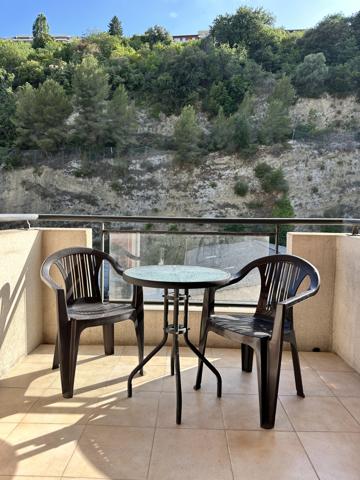 T2 / BAIL MEUBLÉ ETUDIANT 9 mois / 50m² + terrasse