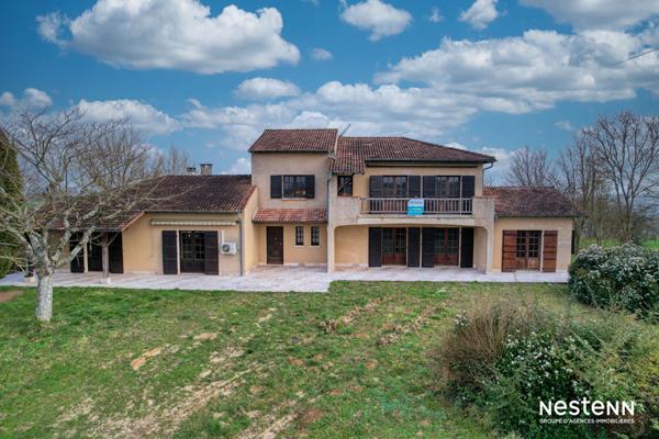 A Vendre Maison de 245 m² et sous-sol de 182 m² sur 2,3 hectares aux portes de Condom