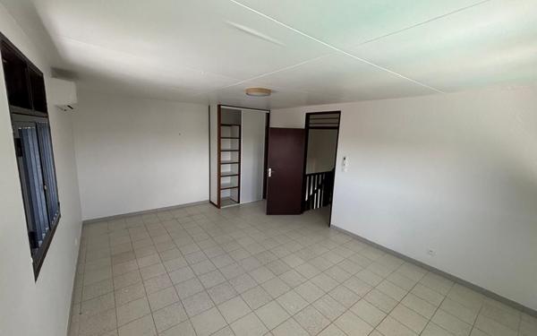 Maison à louer    5 pièces • 181,88 m2 Cayenne