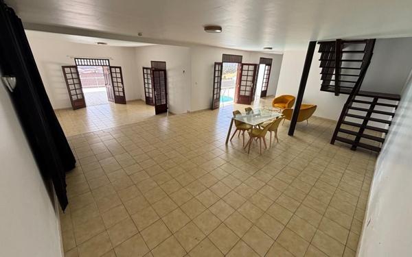 Maison à louer    5 pièces • 181,88 m2 Cayenne