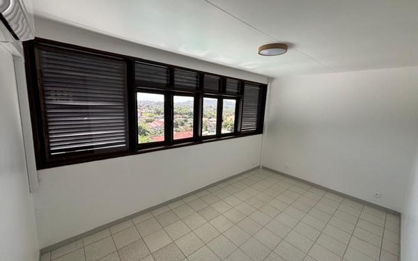 Maison à louer    5 pièces • 181,88 m2 Cayenne