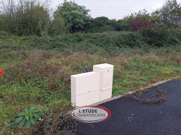 STE PAZANNE BOURG : terrain de 372 m², viabilisé, libre de constructeur !