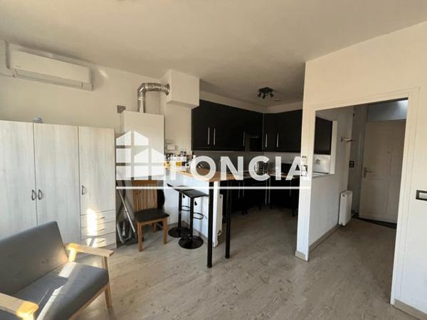 Location Studio meublé 31.3 m² - 11 RUE RAYMOND AUDOUR Angouleme 16000