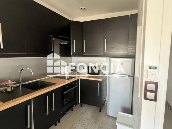 Location Studio meublé 31.3 m² - 11 RUE RAYMOND AUDOUR Angouleme 16000