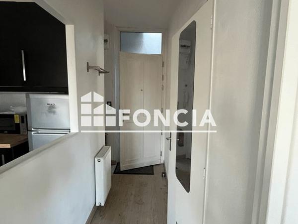 Location Studio meublé 31.3 m² - 11 RUE RAYMOND AUDOUR Angouleme 16000