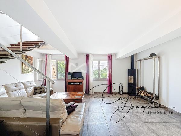 Maison de charme vue Rhône rénovée terrasses arborées