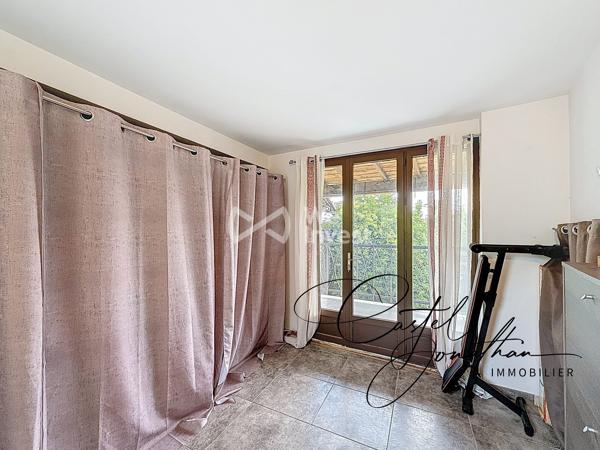 Maison de charme vue Rhône rénovée terrasses arborées