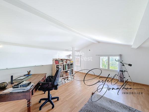 Maison de charme vue Rhône rénovée terrasses arborées