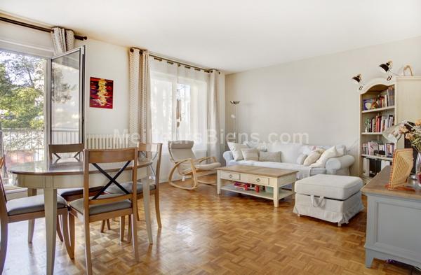 MEUDON BELLEVUE appartement refait à neuf avec grand balcon