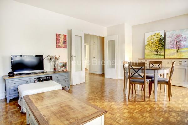 MEUDON BELLEVUE appartement refait à neuf avec grand balcon