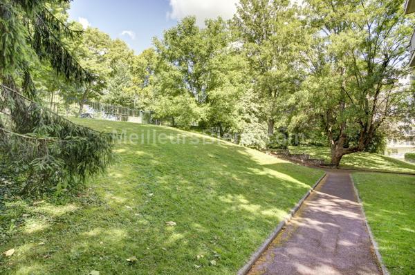 MEUDON BELLEVUE appartement refait à neuf avec grand balcon