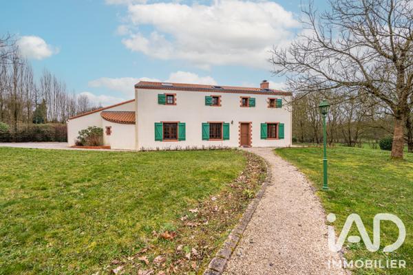 Maison à vendre 9 pièces 191 m² Montrevault-sur-Èvre