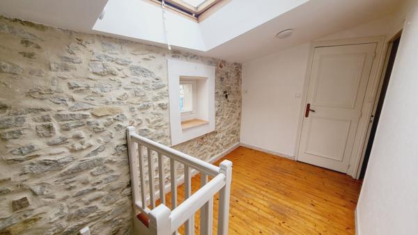 MAISON 2 CHAMBRES AVEC GARAGE A PEZENS