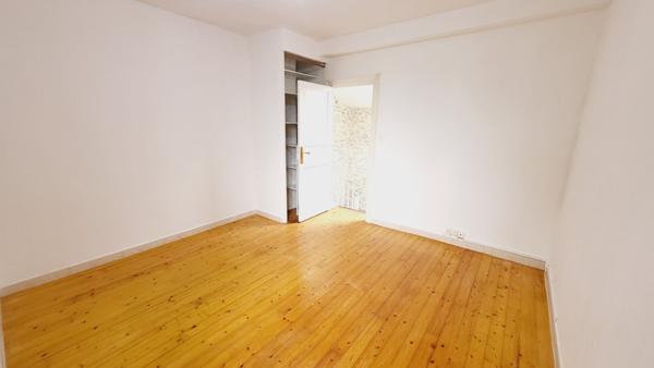 MAISON 2 CHAMBRES AVEC GARAGE A PEZENS