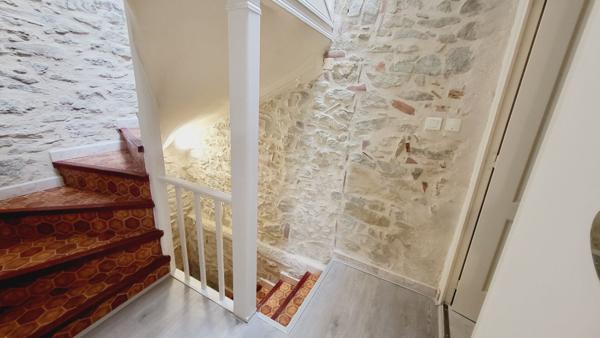 MAISON 2 CHAMBRES AVEC GARAGE A PEZENS