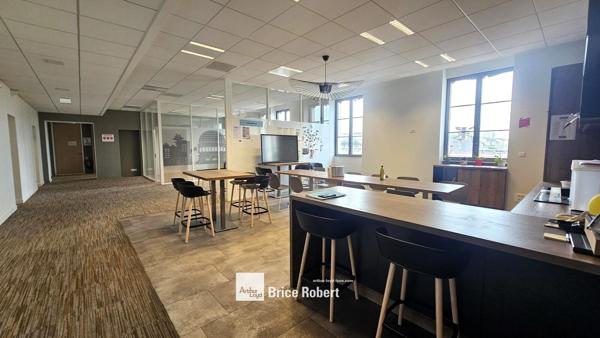 Bureaux à sous-louer lumineux Lyon 2ème emplacement central rénové