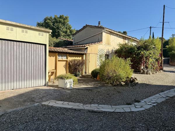 Maison individuelle–Grand terrain plat avec dépendances