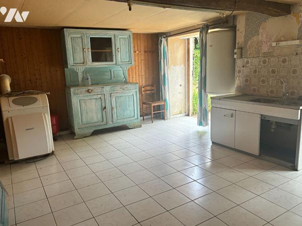 À Vendre - Exclusivité Notaire : Maison Ancienne à Rénover aux Verchers-sur-Layon