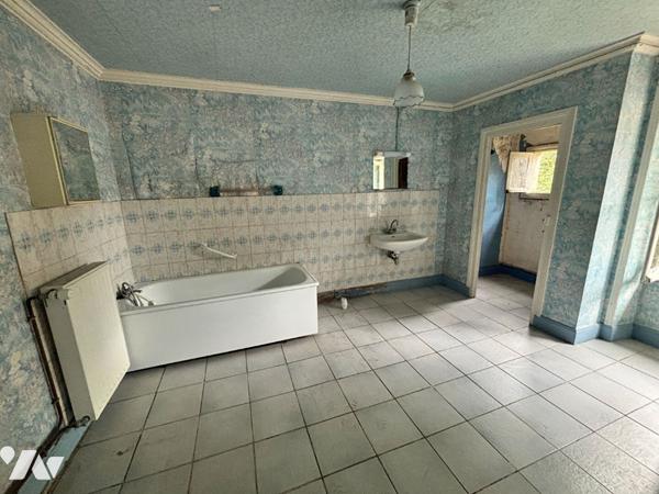 À Vendre - Exclusivité Notaire : Maison Ancienne à Rénover aux Verchers-sur-Layon