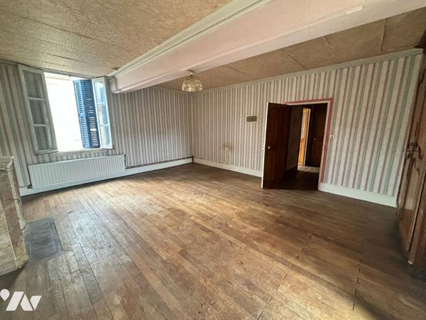 À Vendre - Exclusivité Notaire : Maison Ancienne à Rénover aux Verchers-sur-Layon