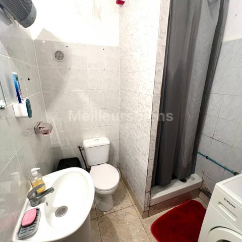 Ensemble immobilier: 1 appartement + 1 local commercial de 190 m² + 1 local de 55 m²