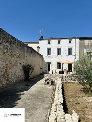 MAISON HISTORIQUE EN CENTRE-VILLE