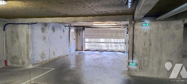 Appartement T2 impeccable, lumineux, bien agencé avec un grand balcon, au calme.