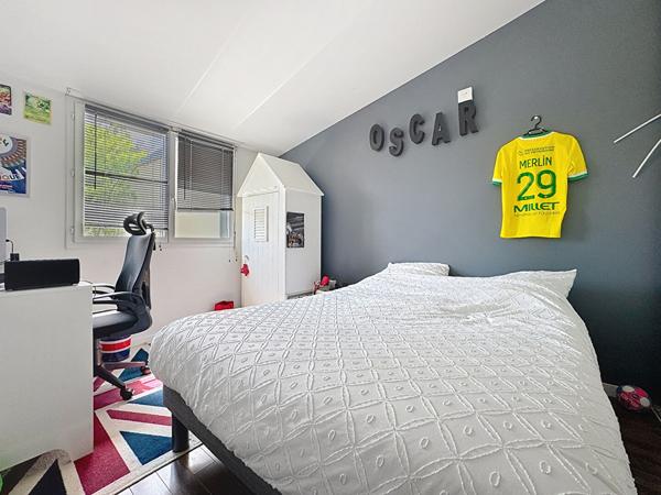 ST SEBASTIEN SUR LOIRE - Maison 4 chambres, de plain pied, jardin, garage et piscine - transports et commerces