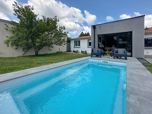 ST SEBASTIEN SUR LOIRE - Maison 4 chambres, de plain pied, jardin, garage et piscine - transports et commerces