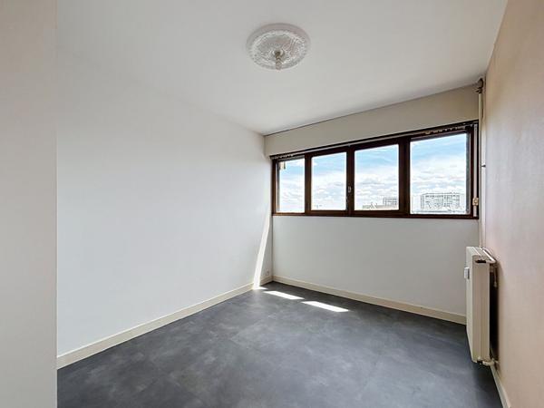 BD SAINT MICHEL - T4 NON MEUBLE - DISPONIBLE DE SUITE