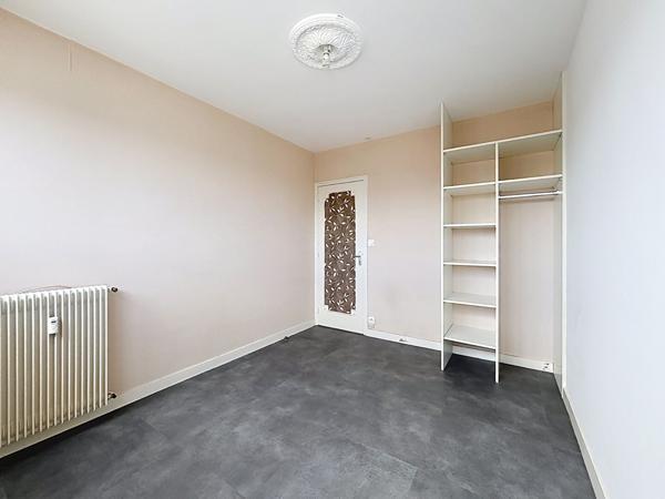 BD SAINT MICHEL - T4 NON MEUBLE - DISPONIBLE DE SUITE