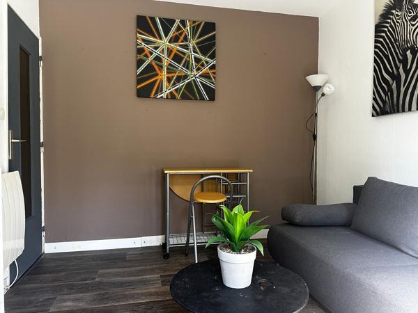EXCLUSIVITÉ - Charmant studio meublé avec balcon